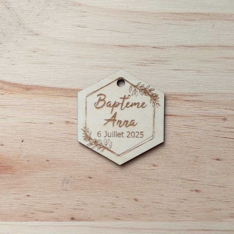 médaillon bois hexagonal baptême