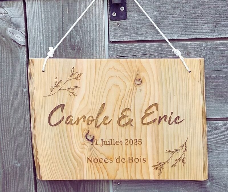 Plaque en bois gravée pour les noces de bois – 5 ans d’amour à personnaliser