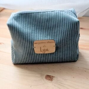 trousse de toilette etiquette bois personnalisée
