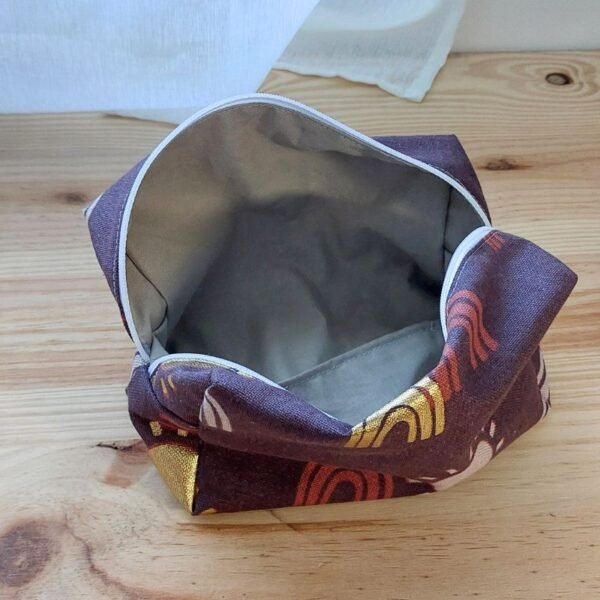 trousse de toilette violette
